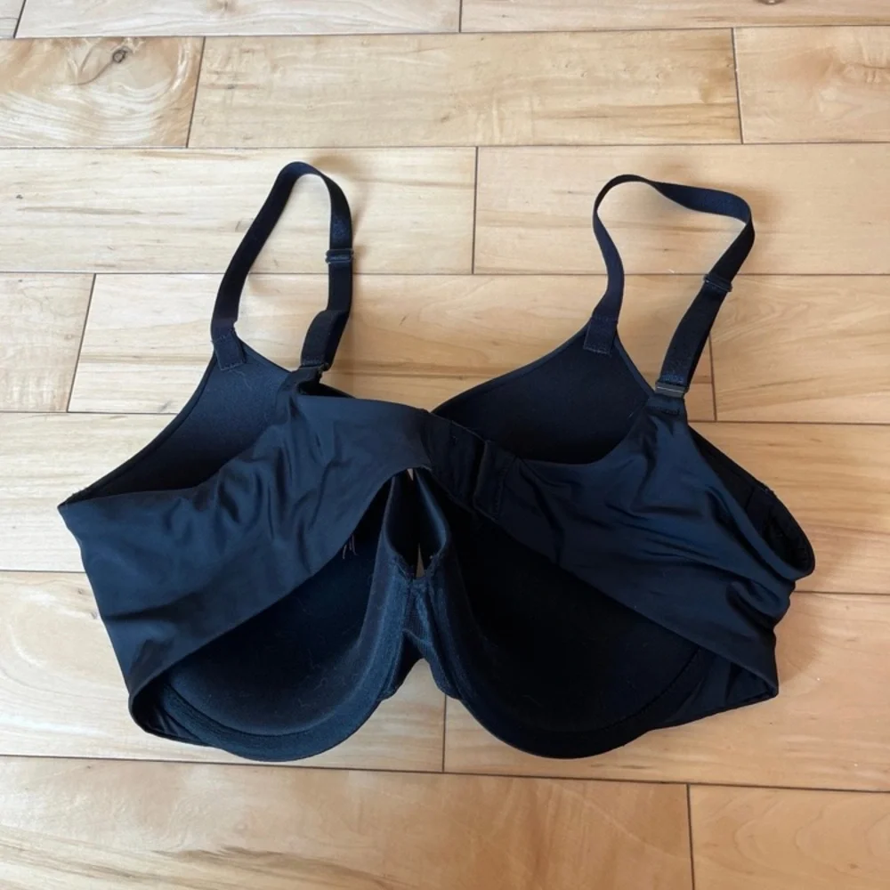 Victoria’s Secret Bra Size 36D - Picture 2 of 3